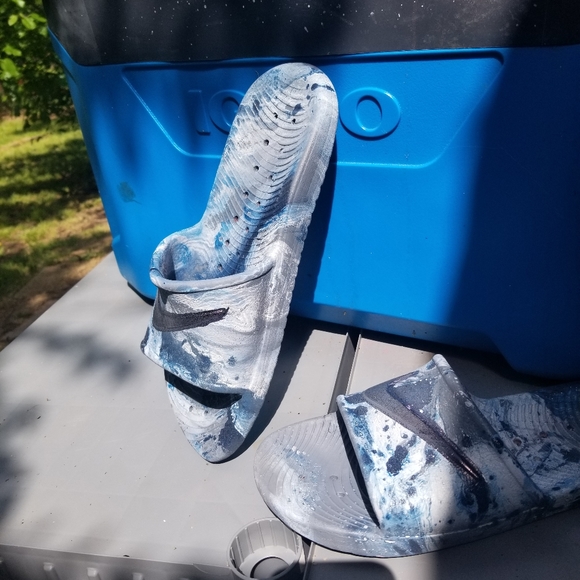 HYDRO "DRIPPED" NIKE SLIDES - Picture 3 of 3